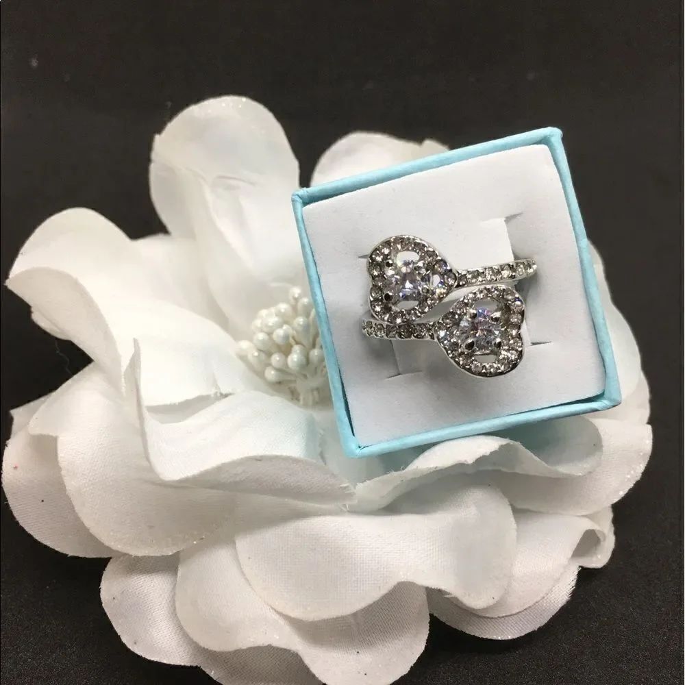Double Heart halo ring‎